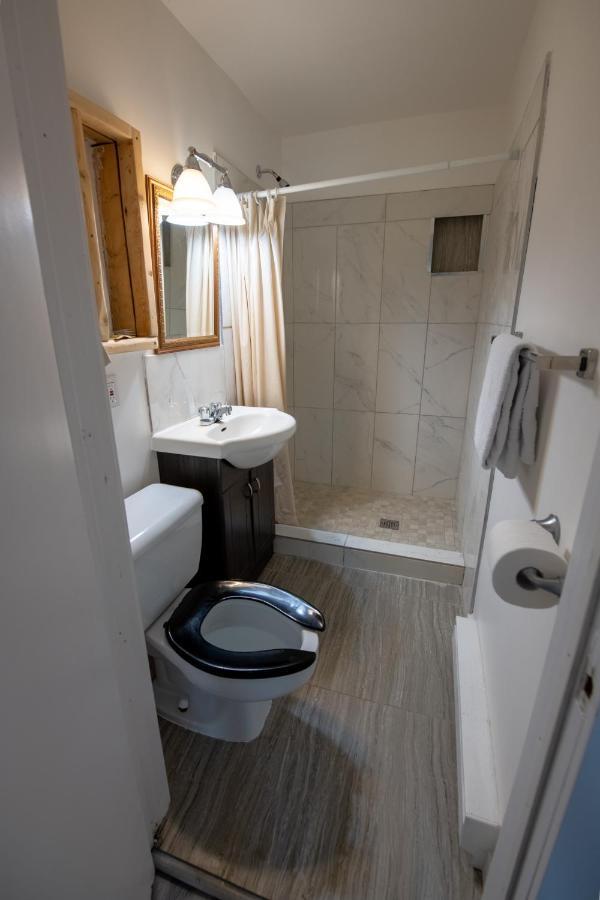 ماجوج Motel Fleur De Lys المظهر الخارجي الصورة