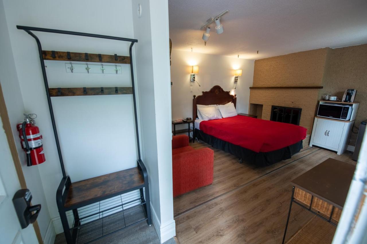 ماجوج Motel Fleur De Lys المظهر الخارجي الصورة