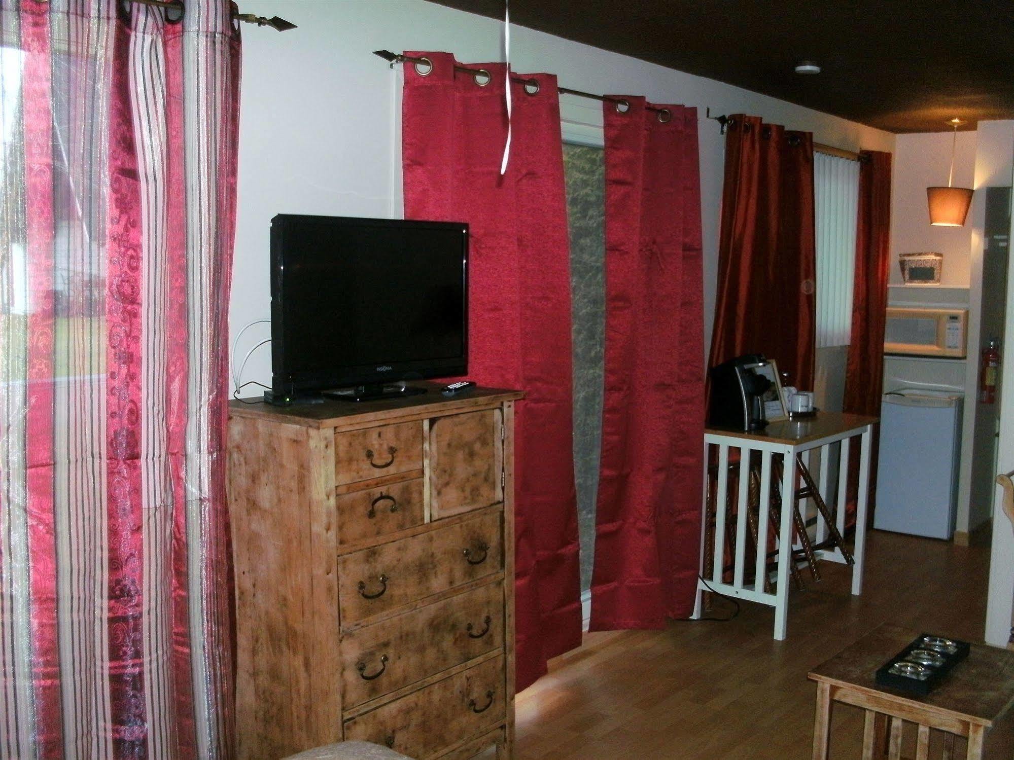 ماجوج Motel Fleur De Lys المظهر الخارجي الصورة
