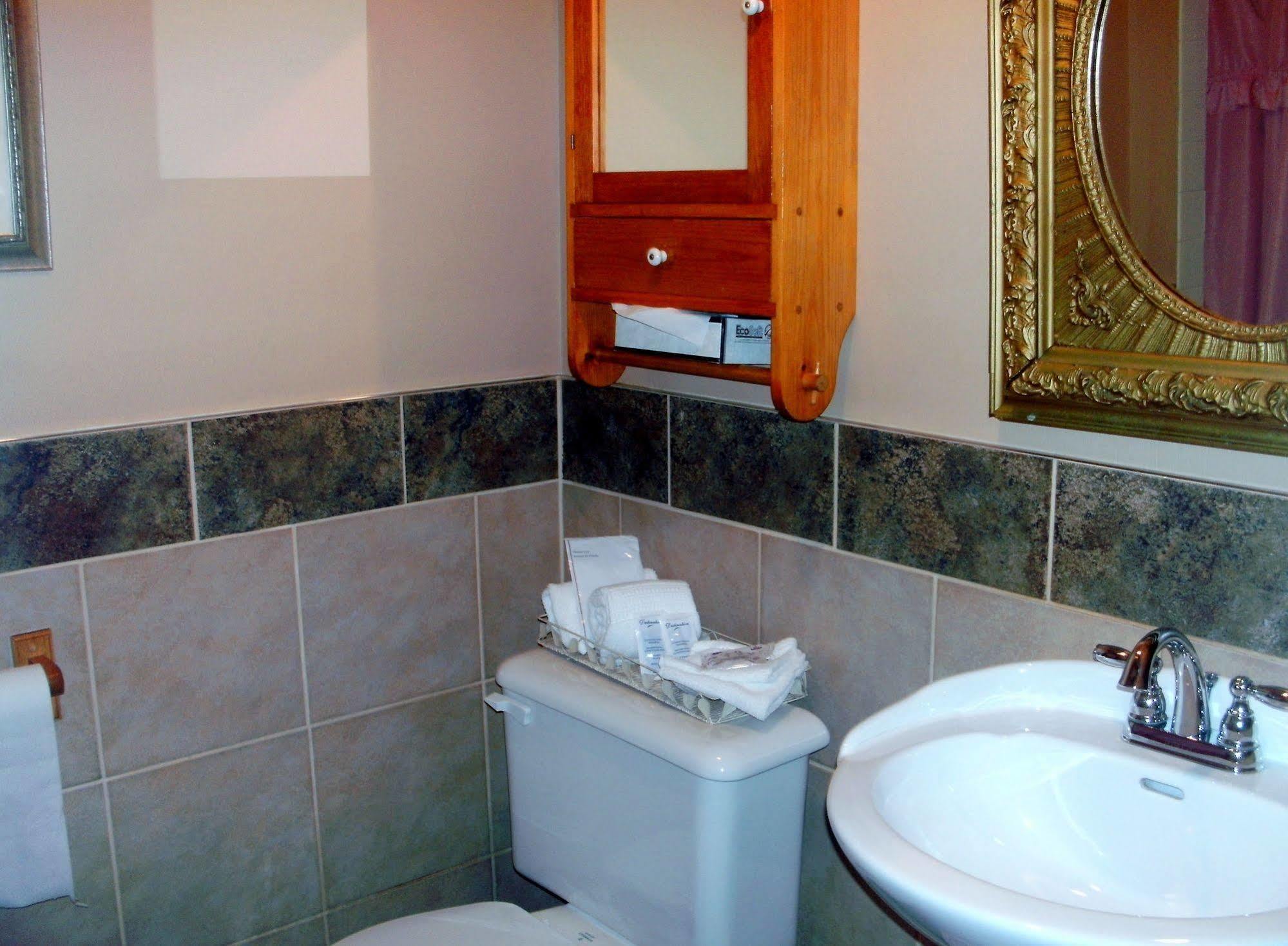 ماجوج Motel Fleur De Lys المظهر الخارجي الصورة